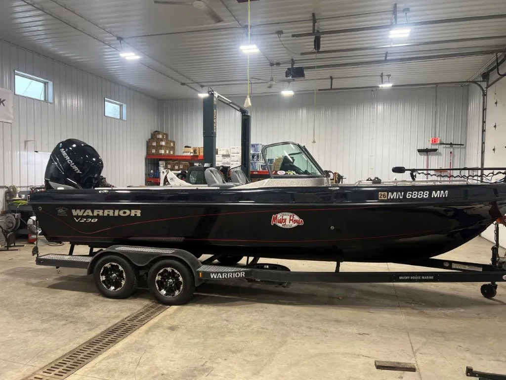 2023 Warrior V238 DC