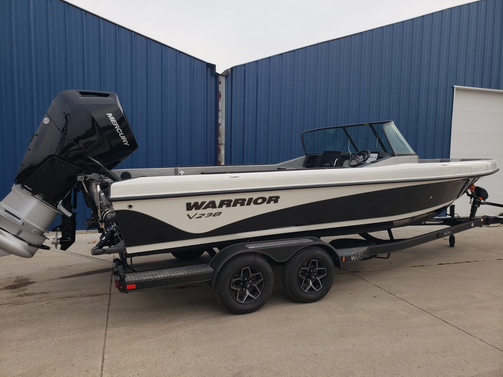 2027 Warrior V238 DC W/425 Mercury Verado V10